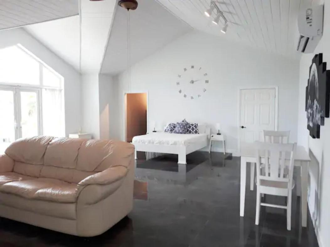Готель Secluded And Modern Beachfront House Нассау Екстер'єр фото